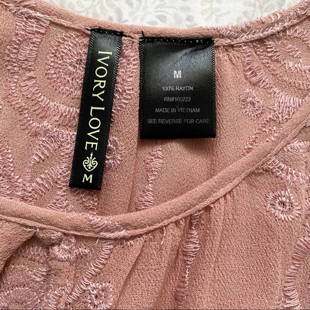 Ivory Love rose print cold-shoulder blouse, pink - Picture 2 of 9